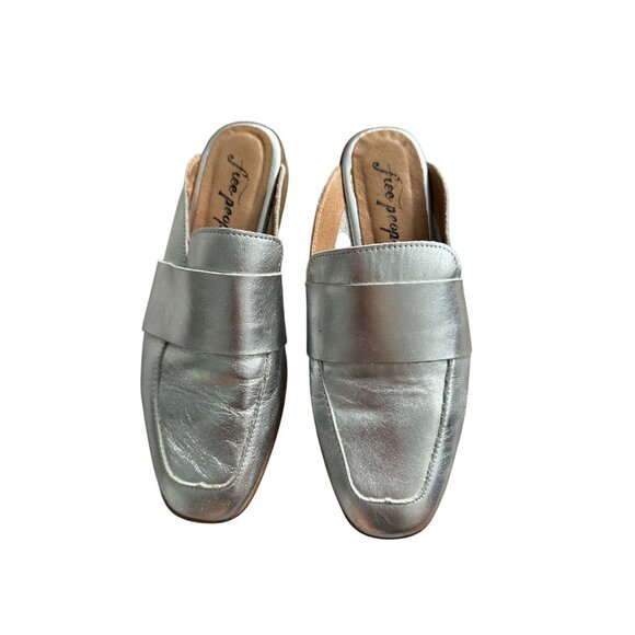 FREE PEOPLE Metallic Silver Leather Mules Flats Loafers Size 36 / 6 - Picture 2 of 9